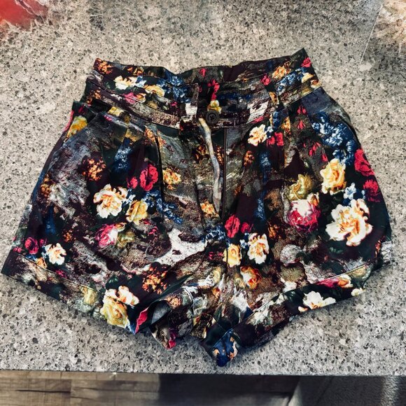 Motel Rocks Women’s Size Small -Floral Dress Shorts - High-Waisted - Picture 2 of 11